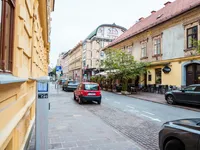 Недвижимость Трехкомнатная квартира в центре: 11