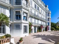 Недвижимость Property Type: Villa  
Location: Cannes, Californie  

Villa Cannes: 13