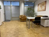Недвижимость Офисное помещение в центре: 4