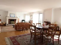 Недвижимость Apartment: 3
