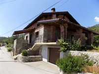 Недвижимость Семейный дом 480 м², Запад: 1