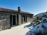 Недвижимость Семейный дом 250 м², Запад: 4