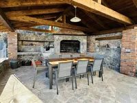 Недвижимость Семейный дом 250 м², Запад: 7