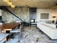 Недвижимость Семейный дом 250 м², Запад: 17