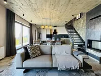 Недвижимость Семейный дом 250 м², Запад: 20