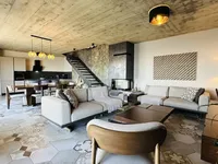 Недвижимость Семейный дом 250 м², Запад: 21