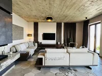 Недвижимость Семейный дом 250 м², Запад: 22
