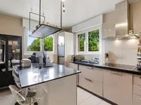 Недвижимость Bifamiliar house 6 rooms: 4