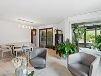 Недвижимость Bifamiliar house 6 rooms: 6