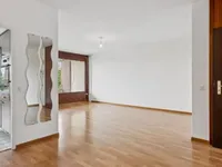 Недвижимость Apartment 4 rooms: 2