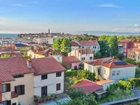 Недвижимость Three-room apartment in Izola: 1