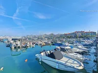 Недвижимость Three-room apartment in Izola: 11
