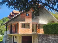Недвижимость The 'Veshina' estate in a quiet sunny location: 8