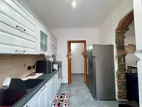 Недвижимость Трехкомнатная квартира в центре: 9