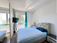 Недвижимость Трехкомнатная квартира в центре: 14