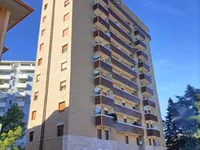 Недвижимость Трехкомнатная в центре Горички: 2