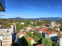 Недвижимость Трехкомнатная в центре Горички: 32