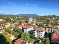 Недвижимость Трехкомнатная в центре Горички: 33