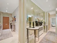 Недвижимость Cheyne Court: 2