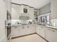 Недвижимость Cheyne Court: 14