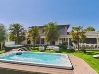 Недвижимость Single house 7 rooms: 1