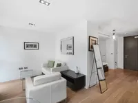 Недвижимость Courtyard Apartments, Avantgarde Place: 8