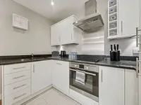 Недвижимость Glenthorne Road: 2