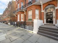 Недвижимость Rosary Gardens, South Kensington: 5