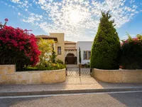 Недвижимость 200 sqm Villa For sale in Kouklia, Paphos: 25