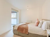 Недвижимость East Acton Lane: 8