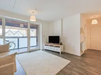 Недвижимость East Acton Lane: 10