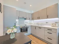 Недвижимость East Acton Lane: 12