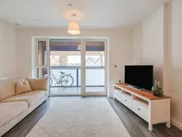 Недвижимость East Acton Lane: 14