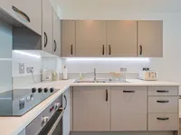 Недвижимость East Acton Lane: 18