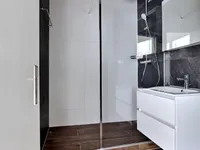 Недвижимость Residential building: 3
