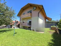 Недвижимость Kmetiankovo Estate in Lokavets: 5