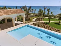 Недвижимость 6 Bedroom Villa for Sale in Pervolia, Larnaca: 17