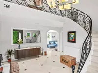 Недвижимость Single house 7 rooms: 9