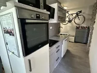 Недвижимость Квартира с 2,5 комнатами, расположенная в Новой Любляне, районе Шишка, на Готской улице: 13