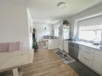 Недвижимость Трехкомнатная квартира в Новая Шишка.: 1