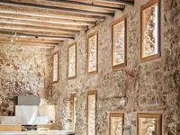 Недвижимость House in the city center: 13