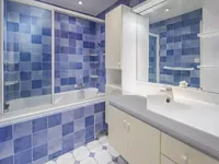 Недвижимость Apartment 5 rooms: 8