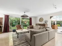 Недвижимость Single house 7 rooms: 8