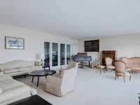 Недвижимость Apartment 7 rooms: 7