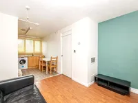 Недвижимость Darfield Way: 5