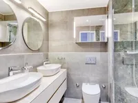 Недвижимость Apartment 5 rooms: 8