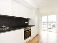 Недвижимость Shearwater Drive, Hendon: 1