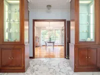 Недвижимость Apartment 8 rooms: 2