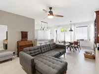 Недвижимость Apartment 4 rooms: 1