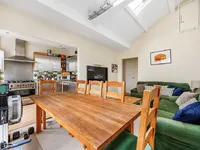 Недвижимость Finborough Road: 8
